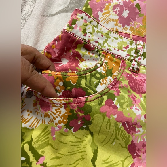 MASTER BUNNY EDITION Pastel Floral Tapered Leg Pants - Picture 11 of 15